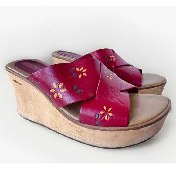HOT KISS Y2K 90s Style Red Leather Floral Chunky Wooden Platform Wedges Sandals - Picture 5 of 11